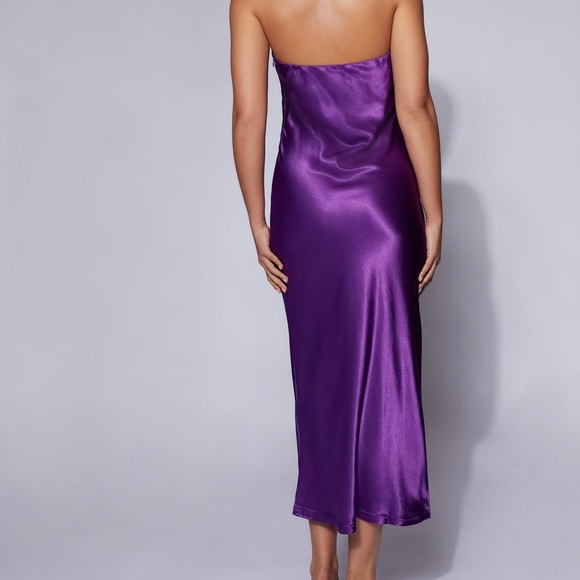 Purple Strapless Satin MIDI Dress by Meshki - Picture 4 of 8